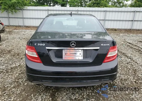 2008 Mercedes-Benz C 300 4Matic z USA, uszkodzony, nr VIN WDDGF81X18F103420